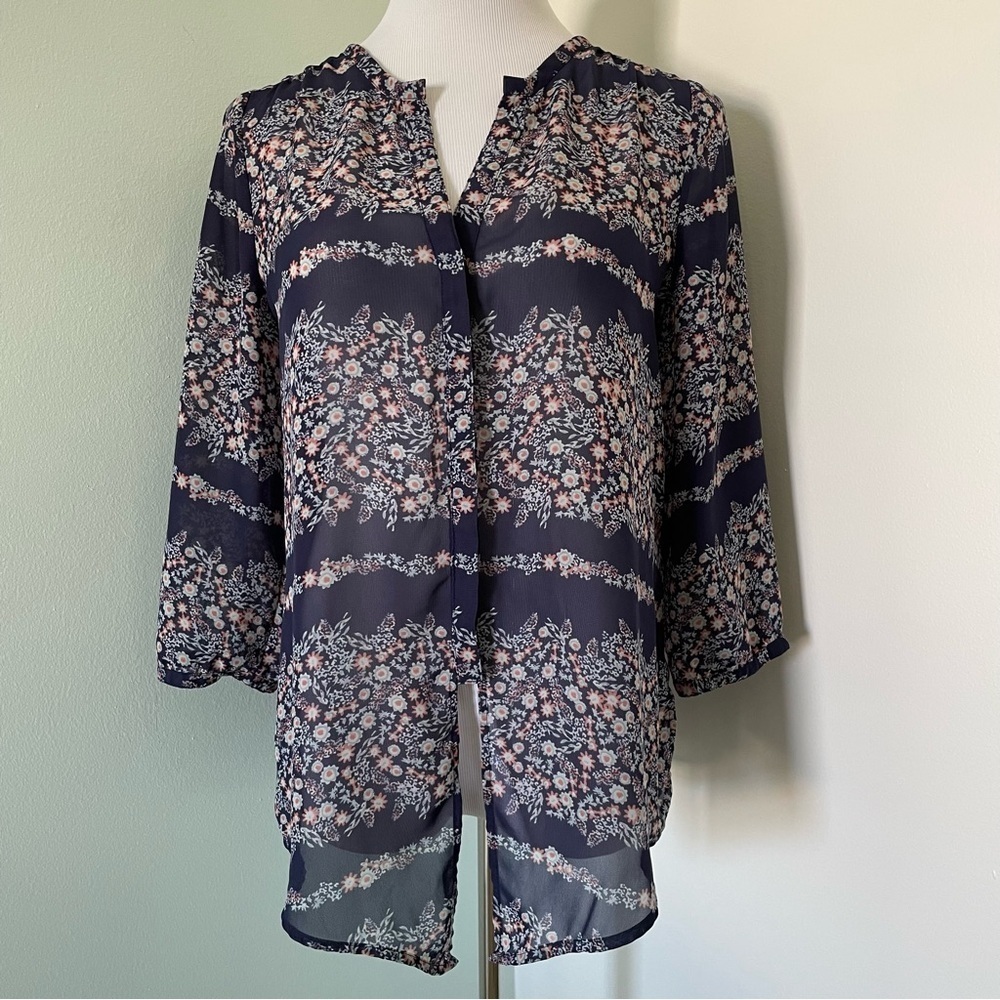 Maurices Women’s Button Front Floral 3/4 Sleeve Blouse Size M Blue